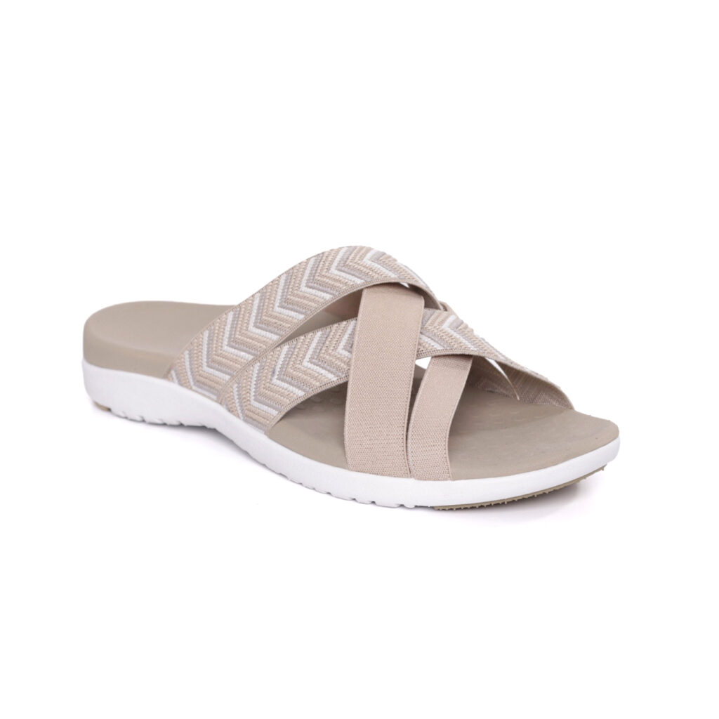 YELLO NEST PLATFORM TONGS SANDALS ベージュ Schutz Haila Honey Beige Slip On Open Toe Block High Heel