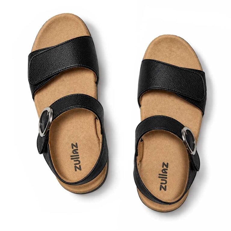 Claire-Black-6